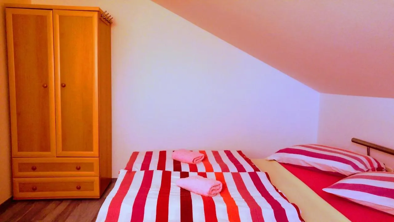 Apartman Dadic Malinska Guest house